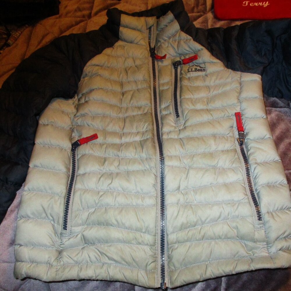 l.l. bean boys /girls sz 8 downtek jacket in great shape  blue and gray